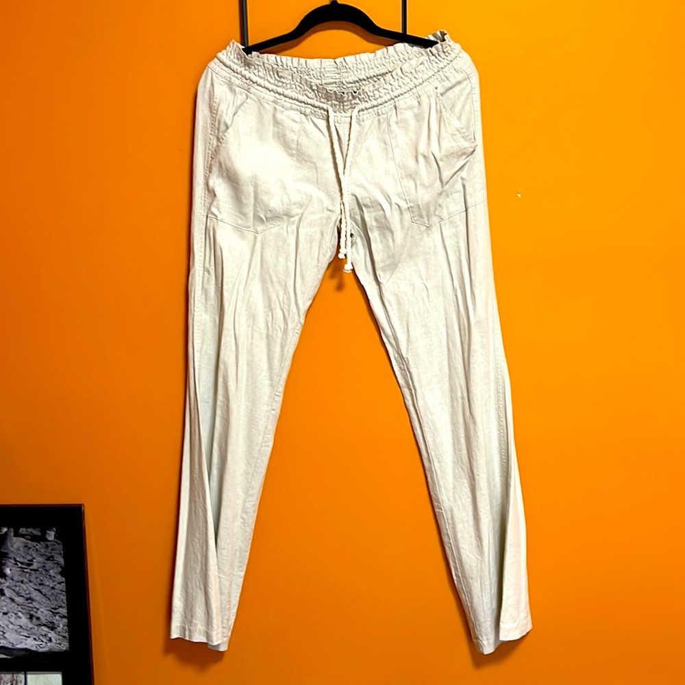 Roxy linen pants.